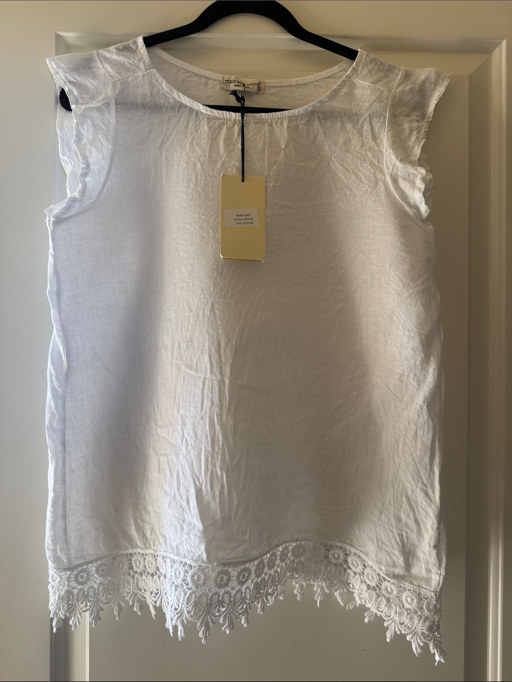 NWT Terzo Millennio Women's White linen cotton ItalianSleeveless Lace-Hem top